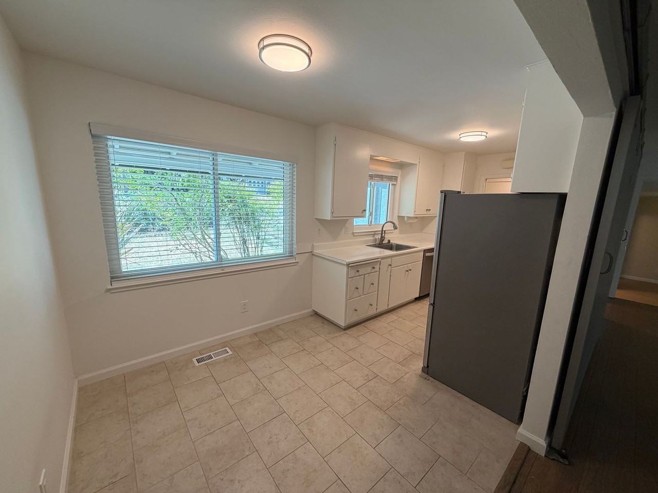 2087 Donald Dr - Photo 4 of 13
