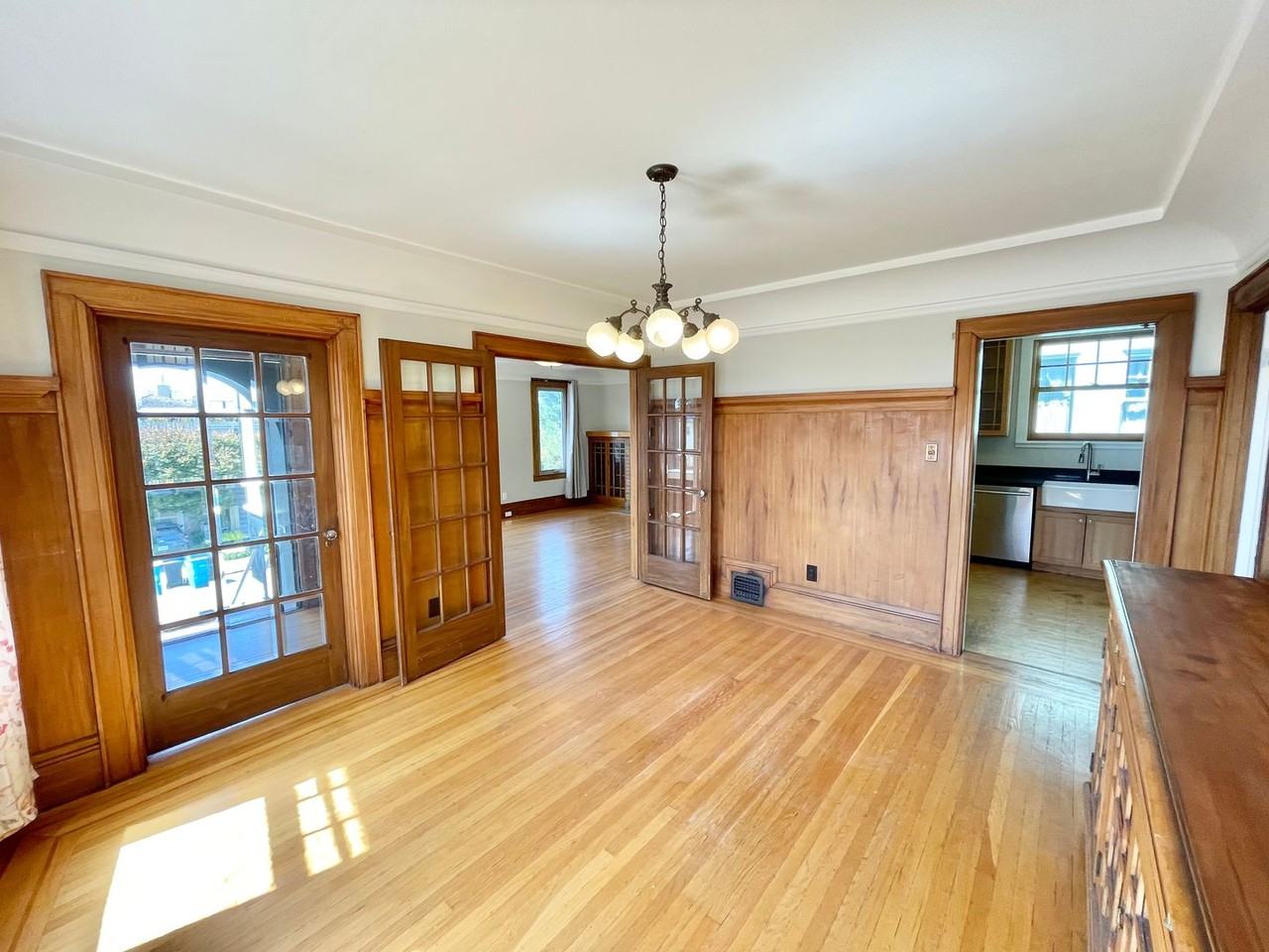 518 Staples Ave - Photo 7 of 32