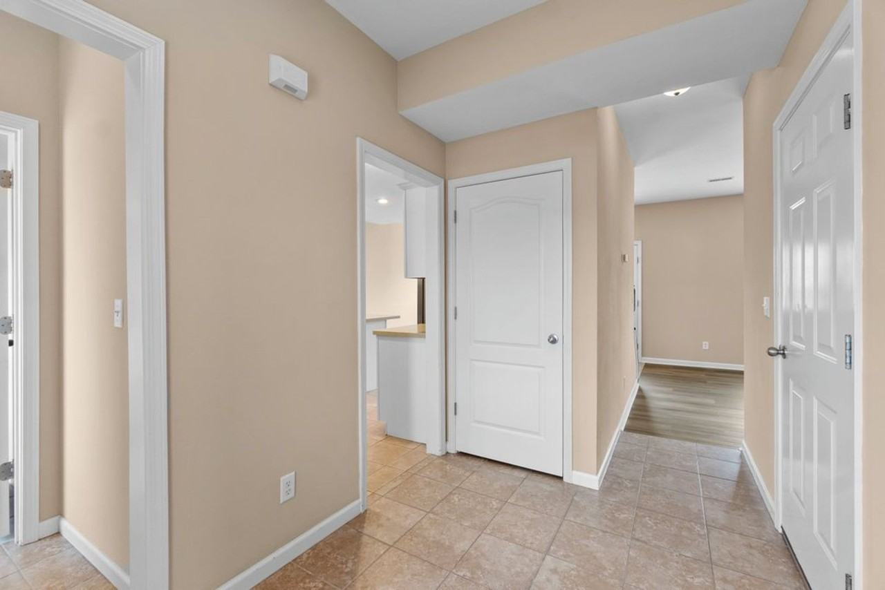 2862 Larkspur Ct - Photo 3 of 27
