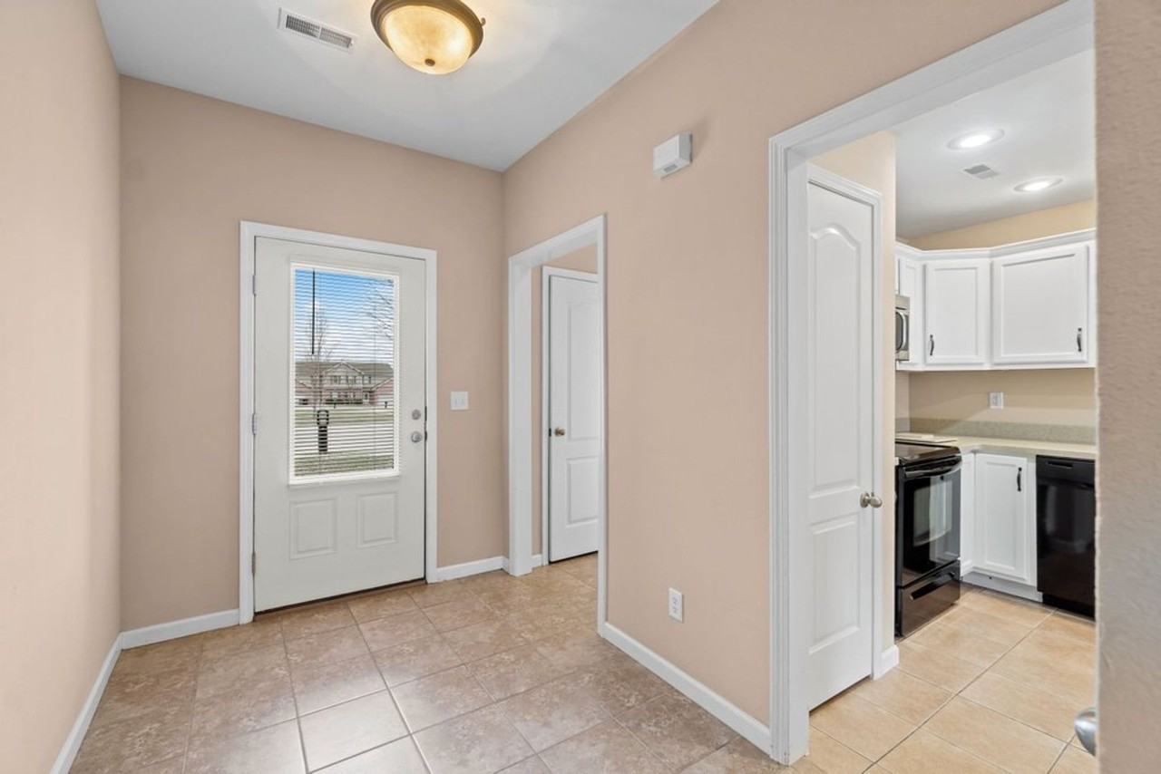 2862 Larkspur Ct - Photo 4 of 27