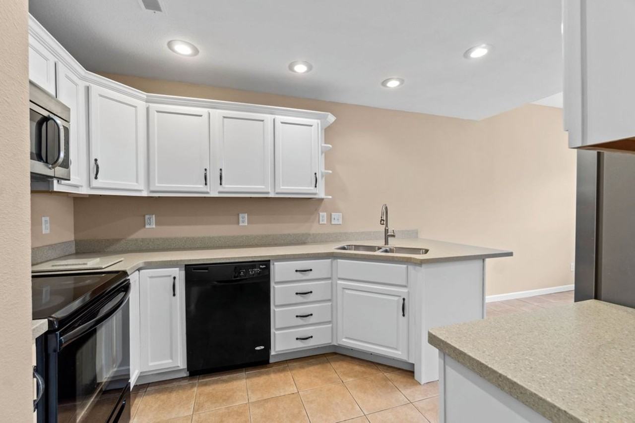2862 Larkspur Ct - Photo 6 of 27