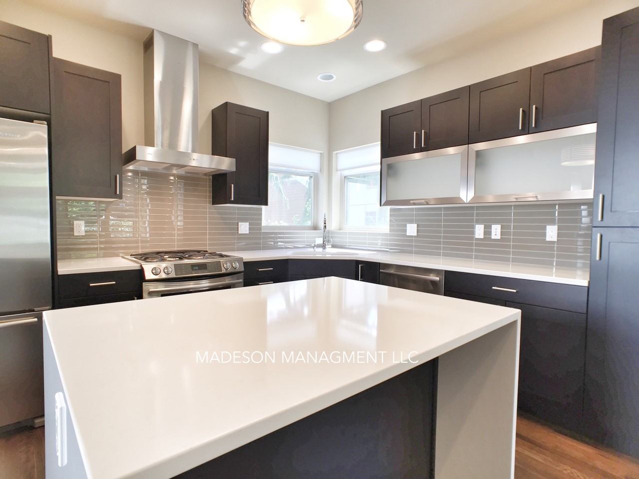 7445A 4th Ave Ne - Photo 3 of 17