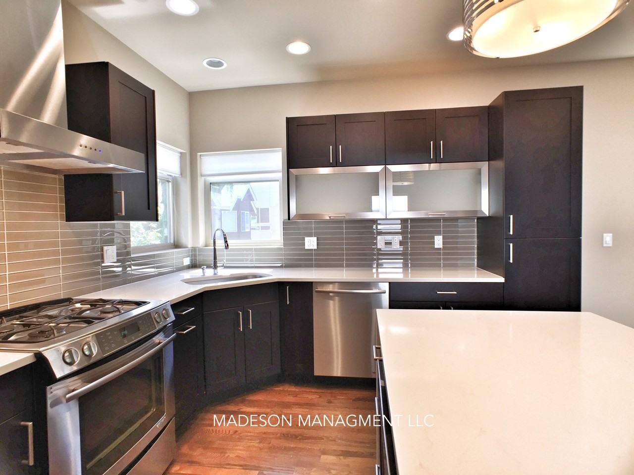 7445A 4th Ave Ne - Photo 4 of 17