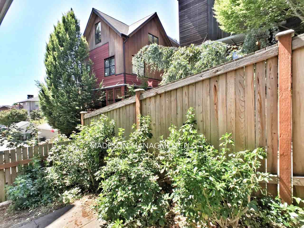 7445A 4th Ave Ne - Photo 4 of 17