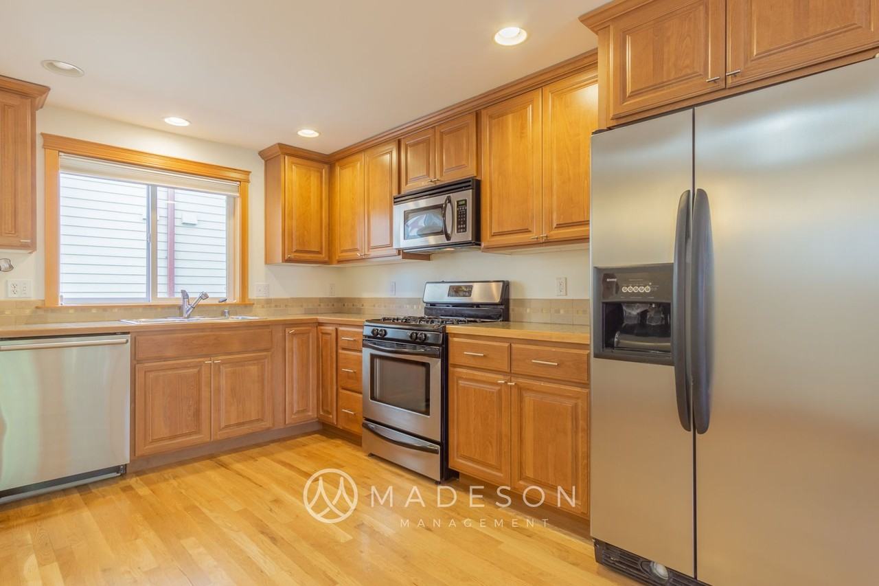 1539A Nw 58th St - Photo 3 of 19