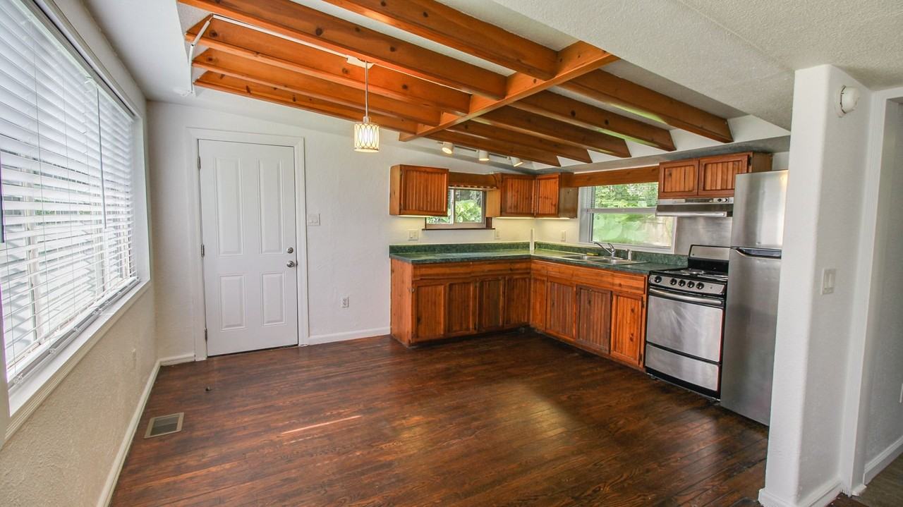 1709 Cloverlawn Ave - Photo 3 of 10