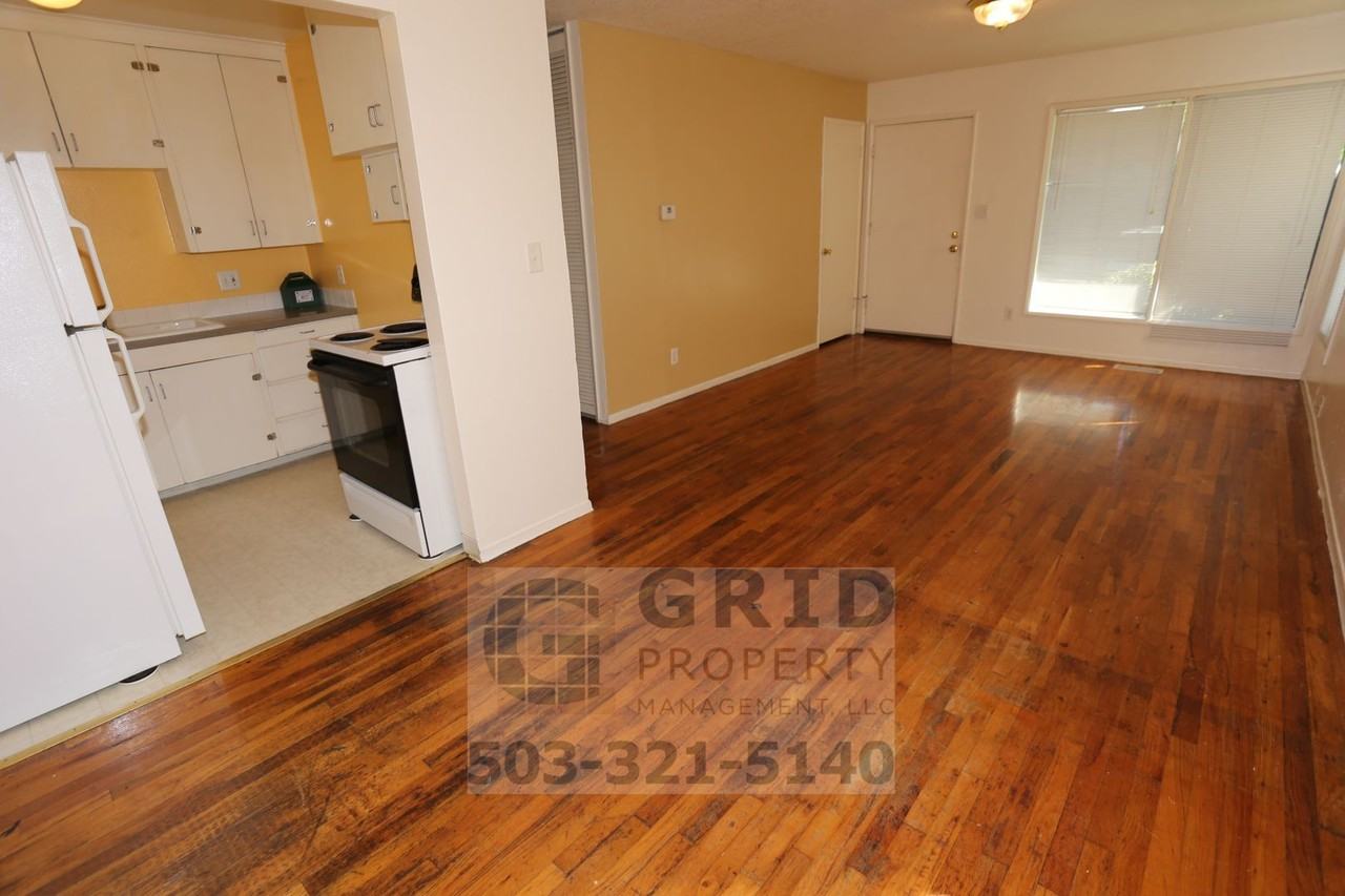 4639 Se 75th Ave - Photo 6 of 19