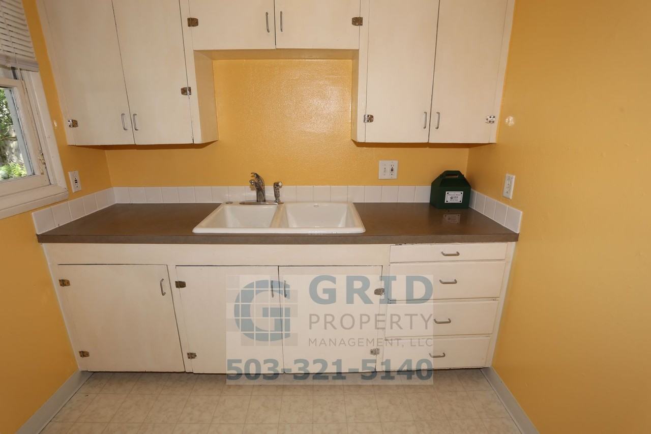 4639 Se 75th Ave - Photo 7 of 19