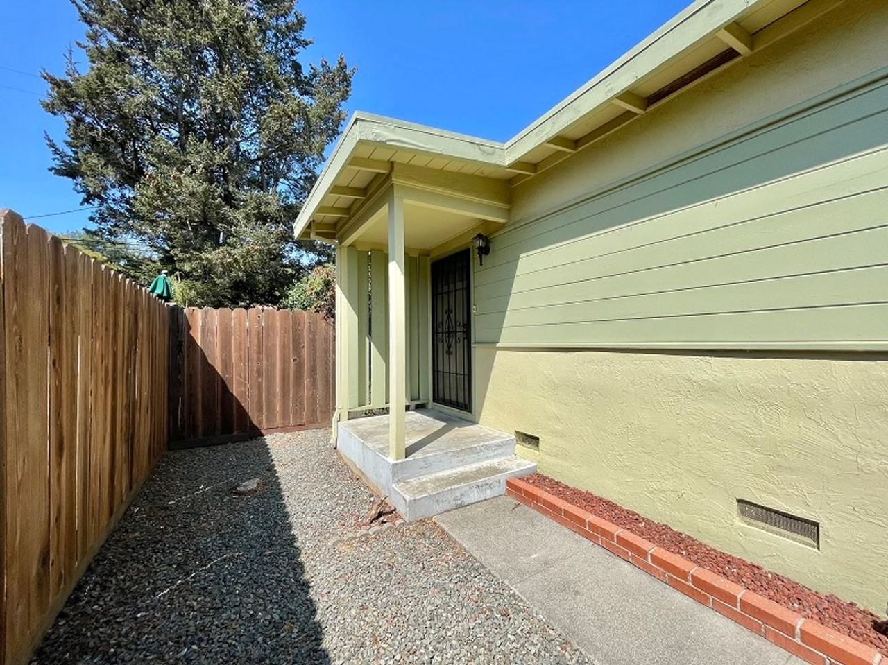 3063 Linda Vista Ave - Photo 3 of 22