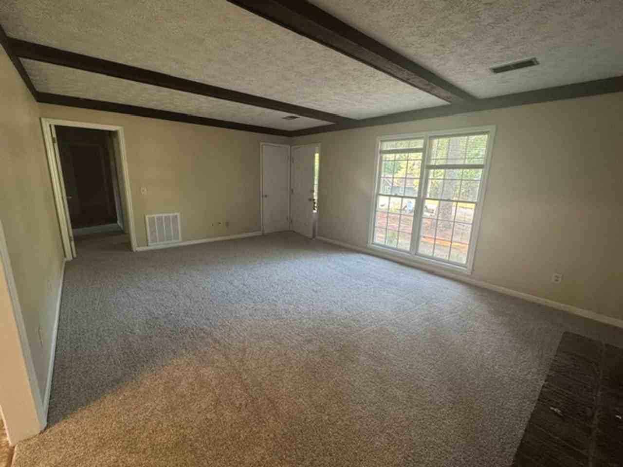 228 Hearthstone Dr - Photo 3 of 11