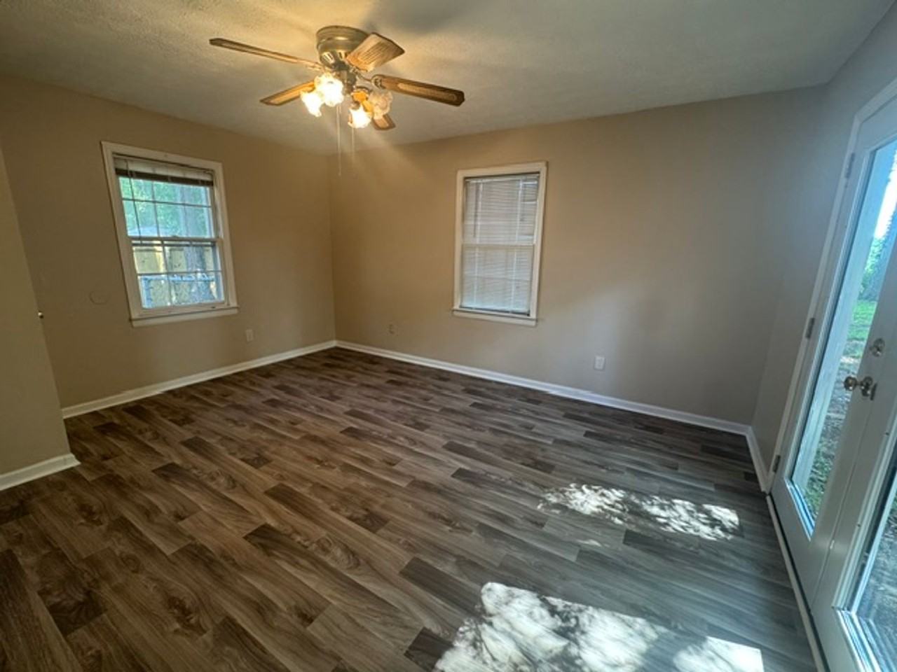 228 Hearthstone Dr - Photo 6 of 11