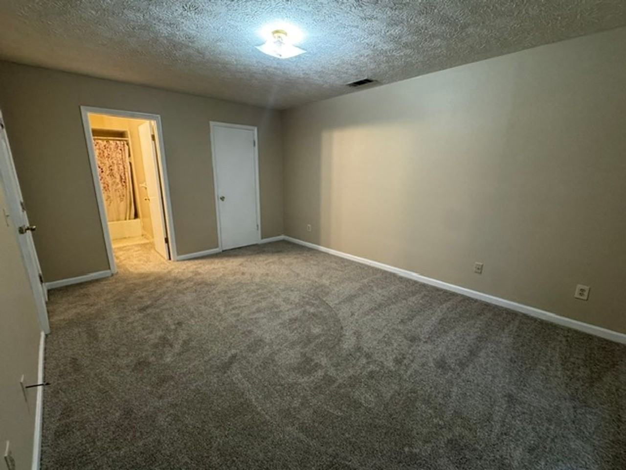 228 Hearthstone Dr - Photo 7 of 11