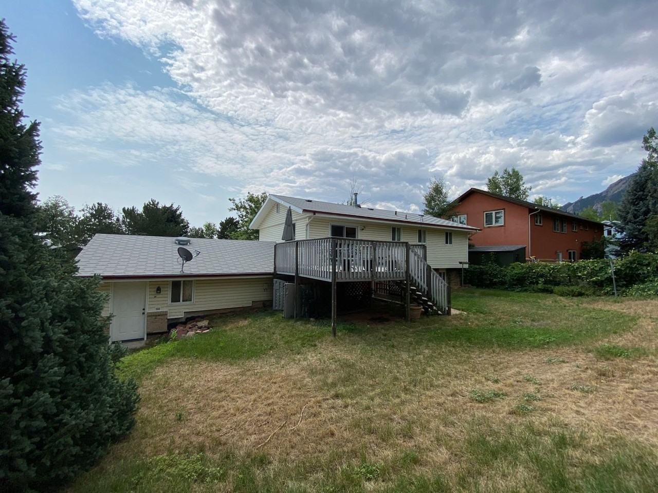 675 Ithaca Dr - Photo 3 of 26