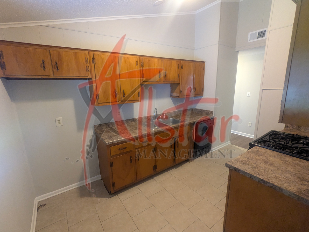 1915 Southaven Cir N - Photo 4 of 14