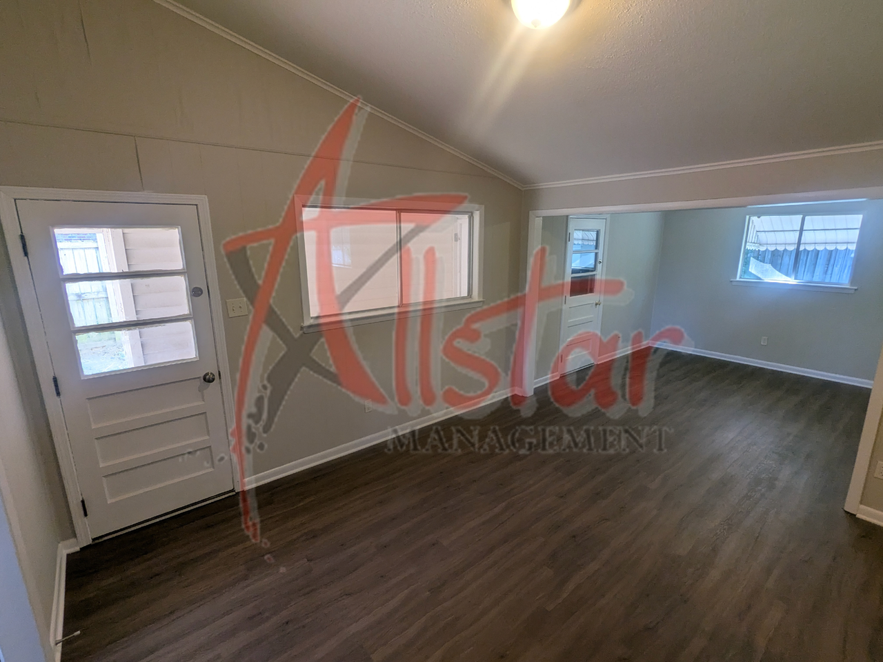 1915 Southaven Cir N - Photo 5 of 14