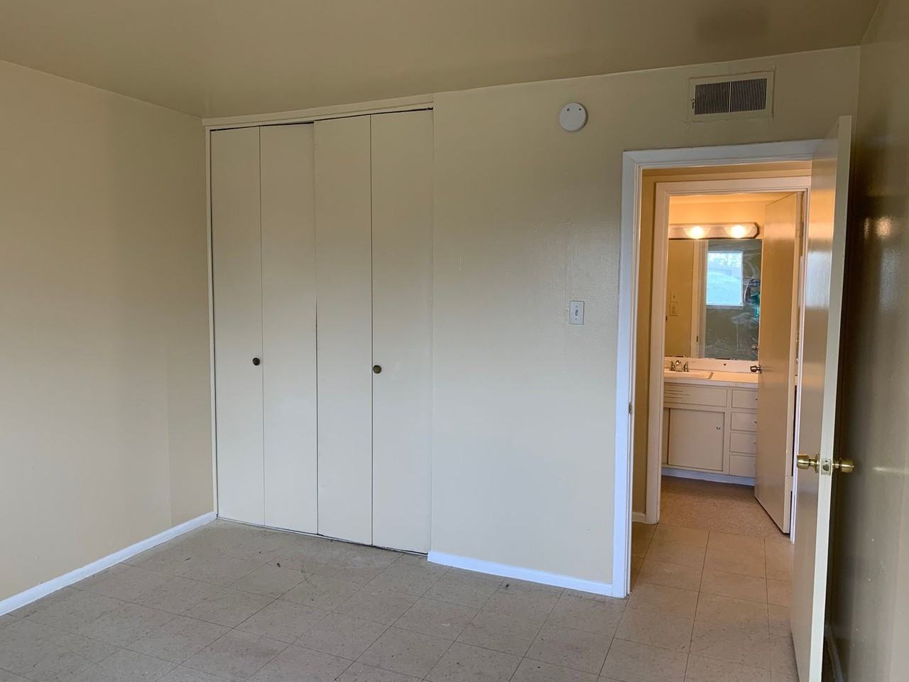 359 Waxwood Ln - Photo 4 of 25