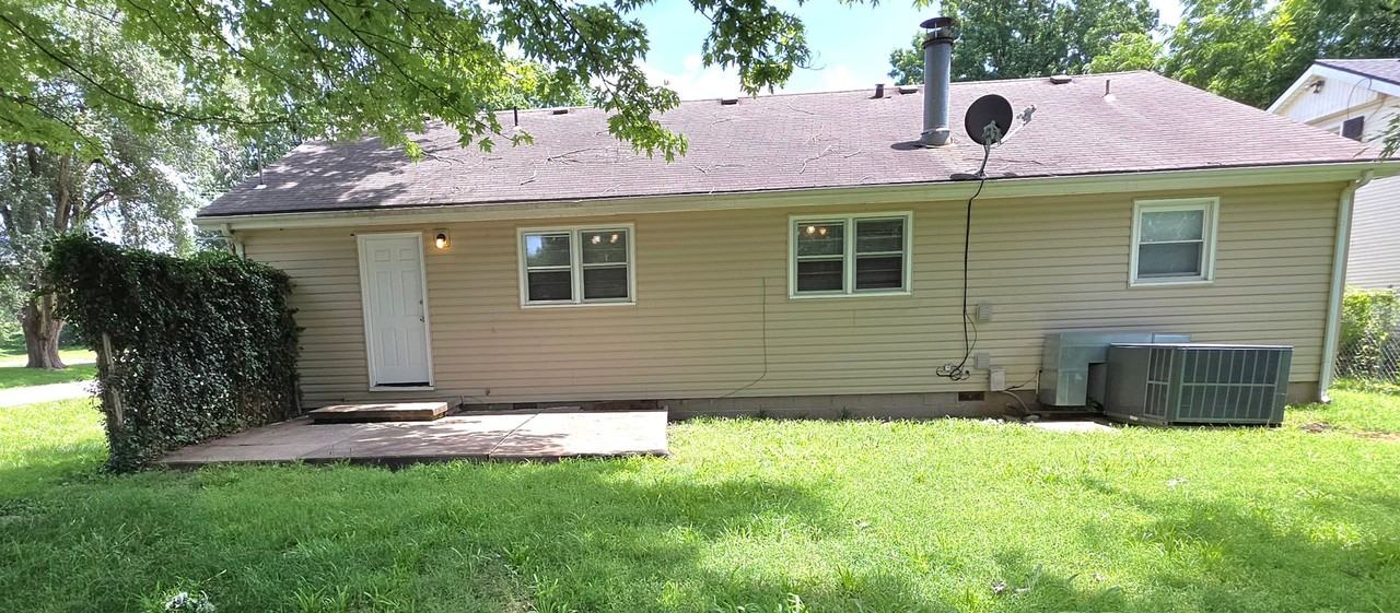 2001 S Linden Ave - Photo 2 of 11