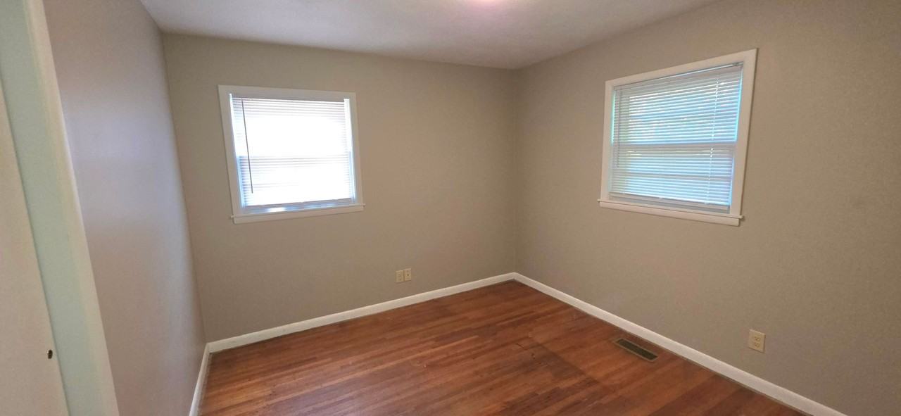 1441 S Barnes Ave - Photo 6 of 10