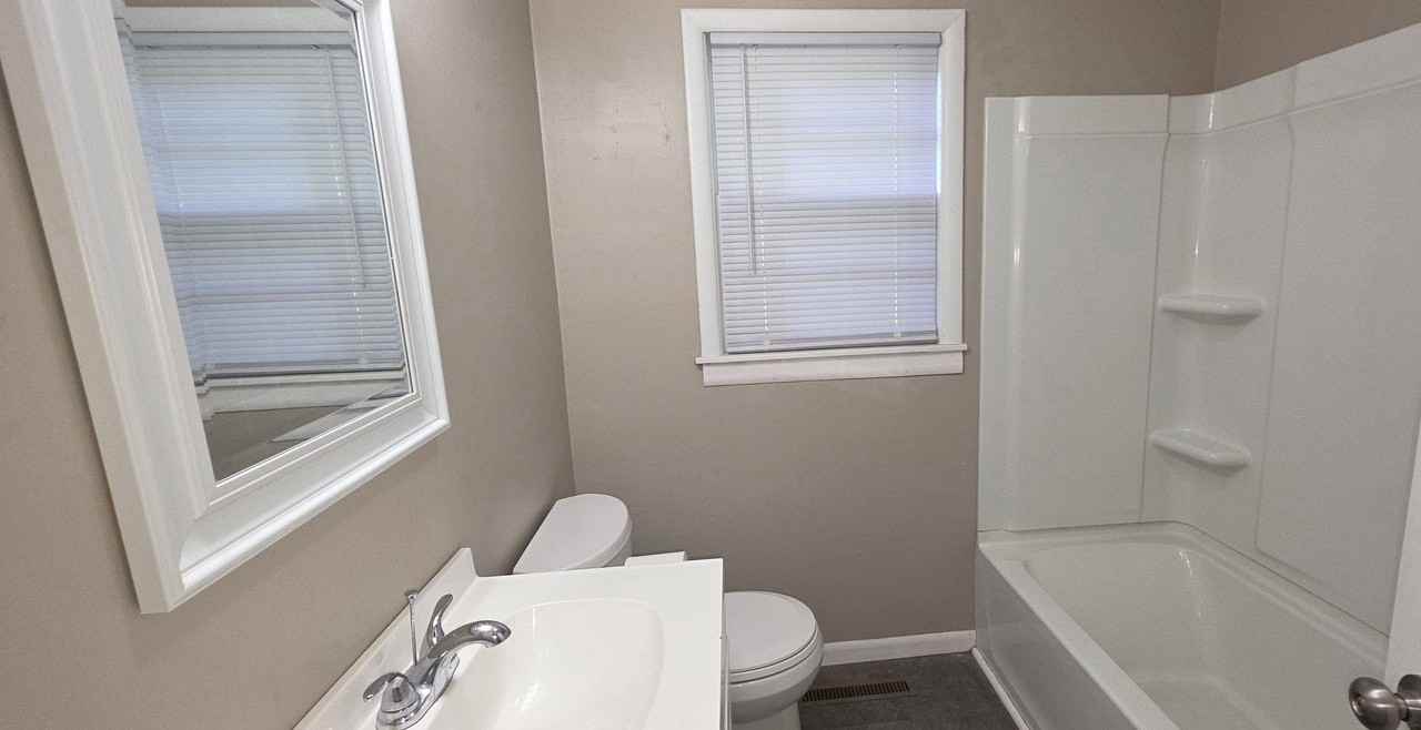 1441 S Barnes Ave - Photo 7 of 10