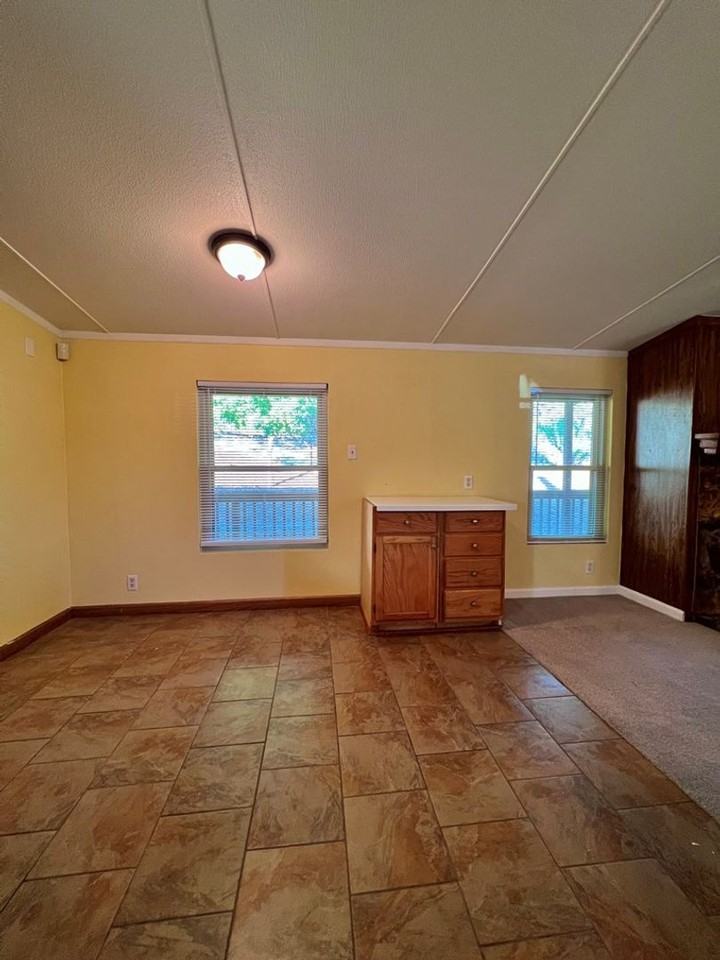 114 Candlelite Dr - Photo 5 of 17