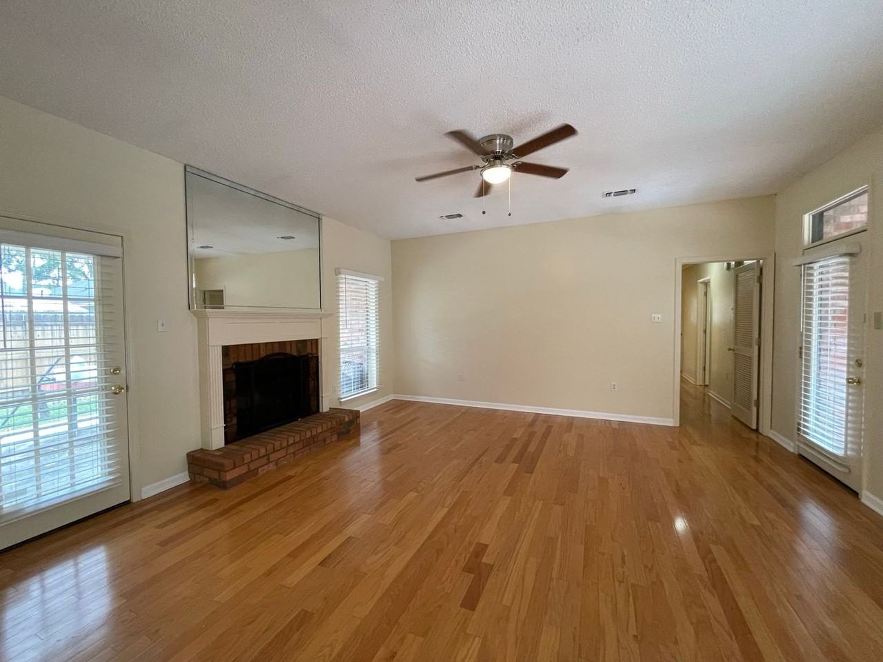 4274 Stumberg Ln - Photo 4 of 16