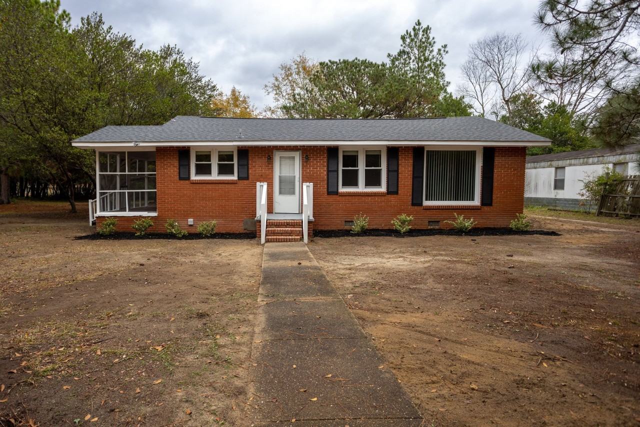 435 Mccleary Ln - Photo 2 of 24