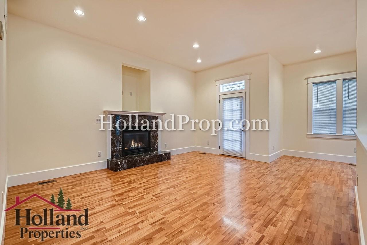 3228 Se Filbert St - Photo 5 of 29