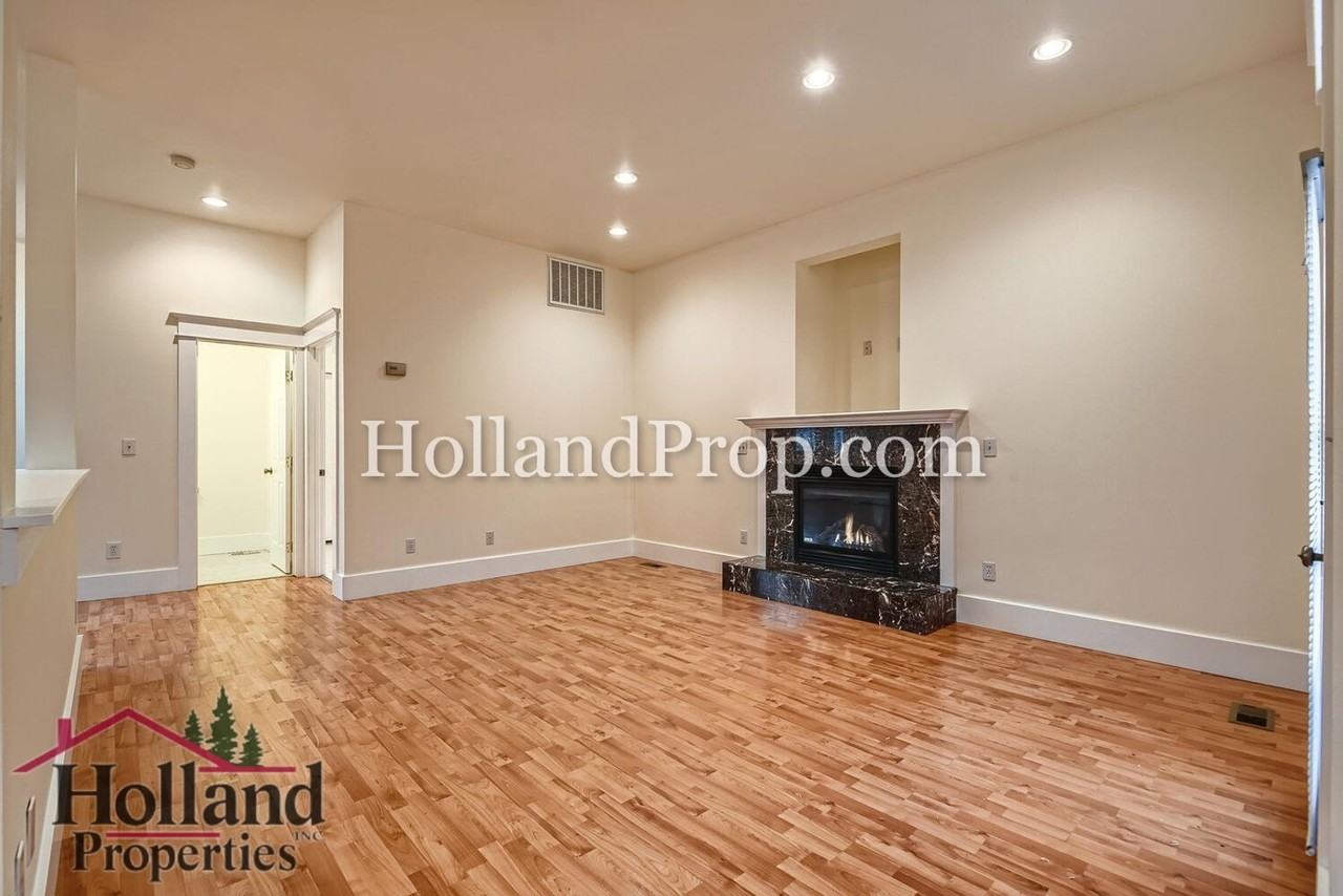 3228 Se Filbert St - Photo 6 of 29