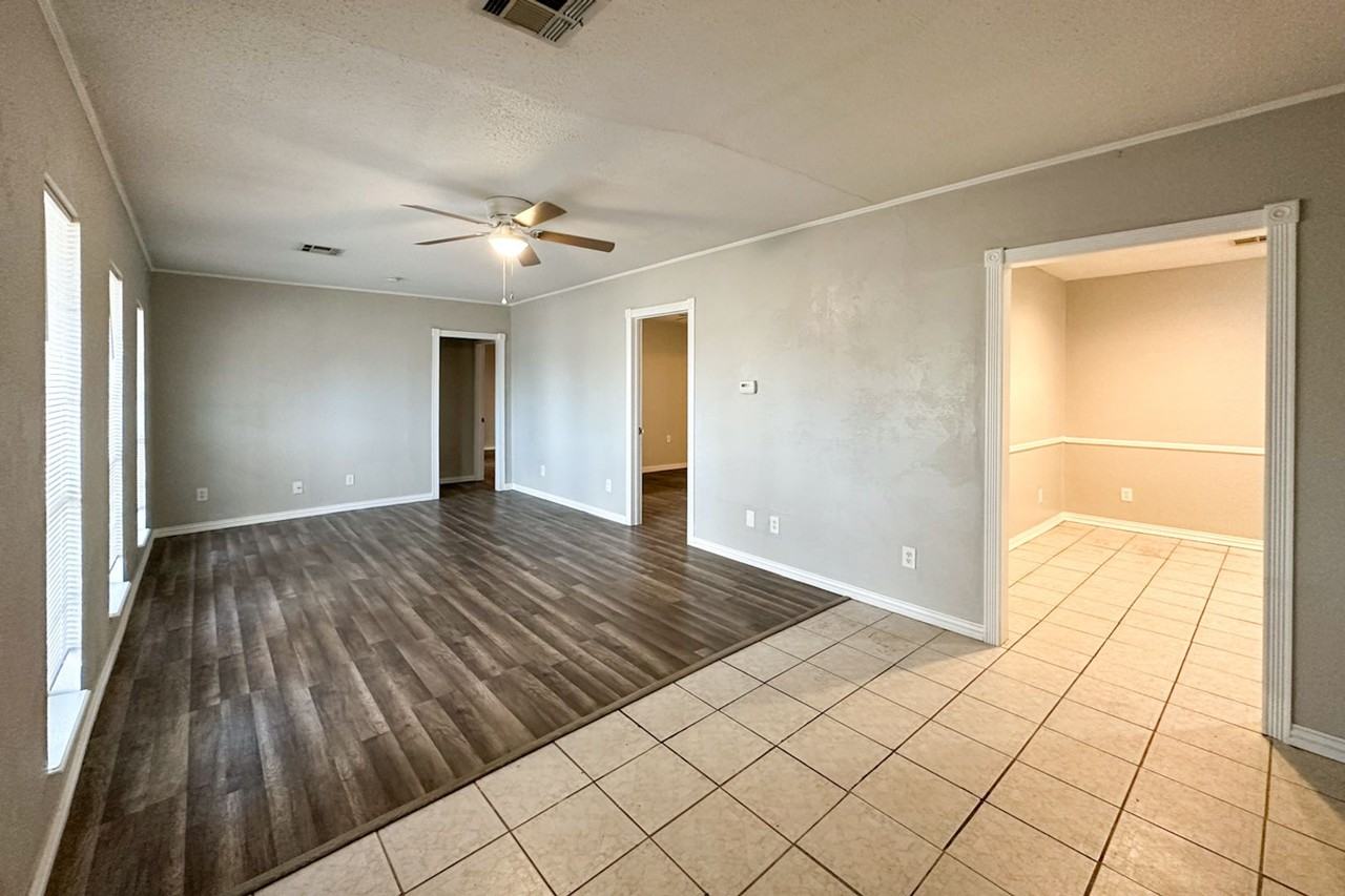 514 Nw 94th St - Photo 2 of 15