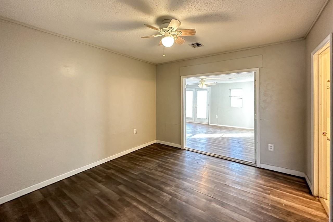 514 Nw 94th St - Photo 3 of 15