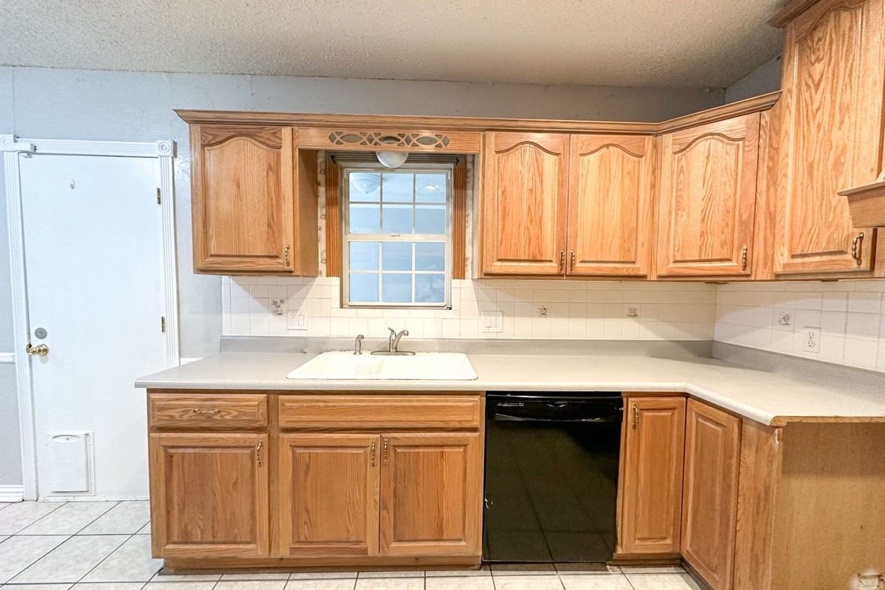 514 Nw 94th St - Photo 5 of 15