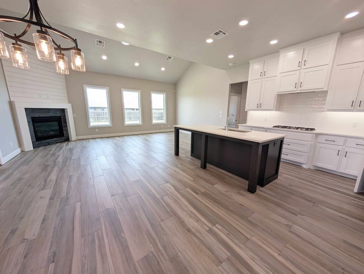 6313 Nw 157th St - Photo 2 of 23