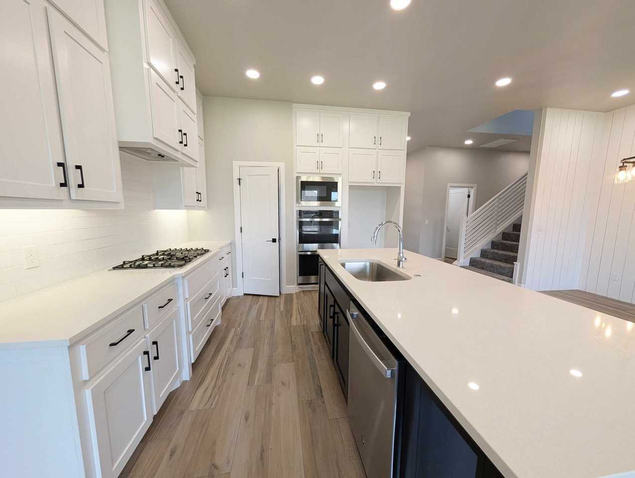 6313 Nw 157th St - Photo 5 of 23