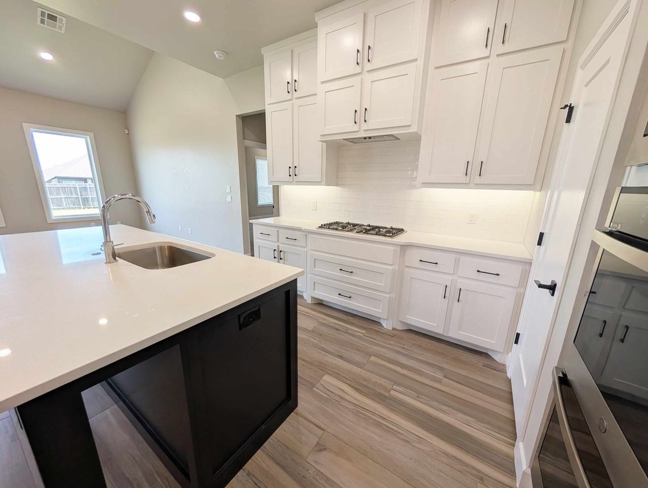 6313 Nw 157th St - Photo 6 of 23