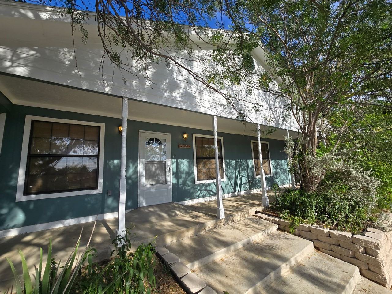 8527 Michigan Ave - Photo 2 of 19