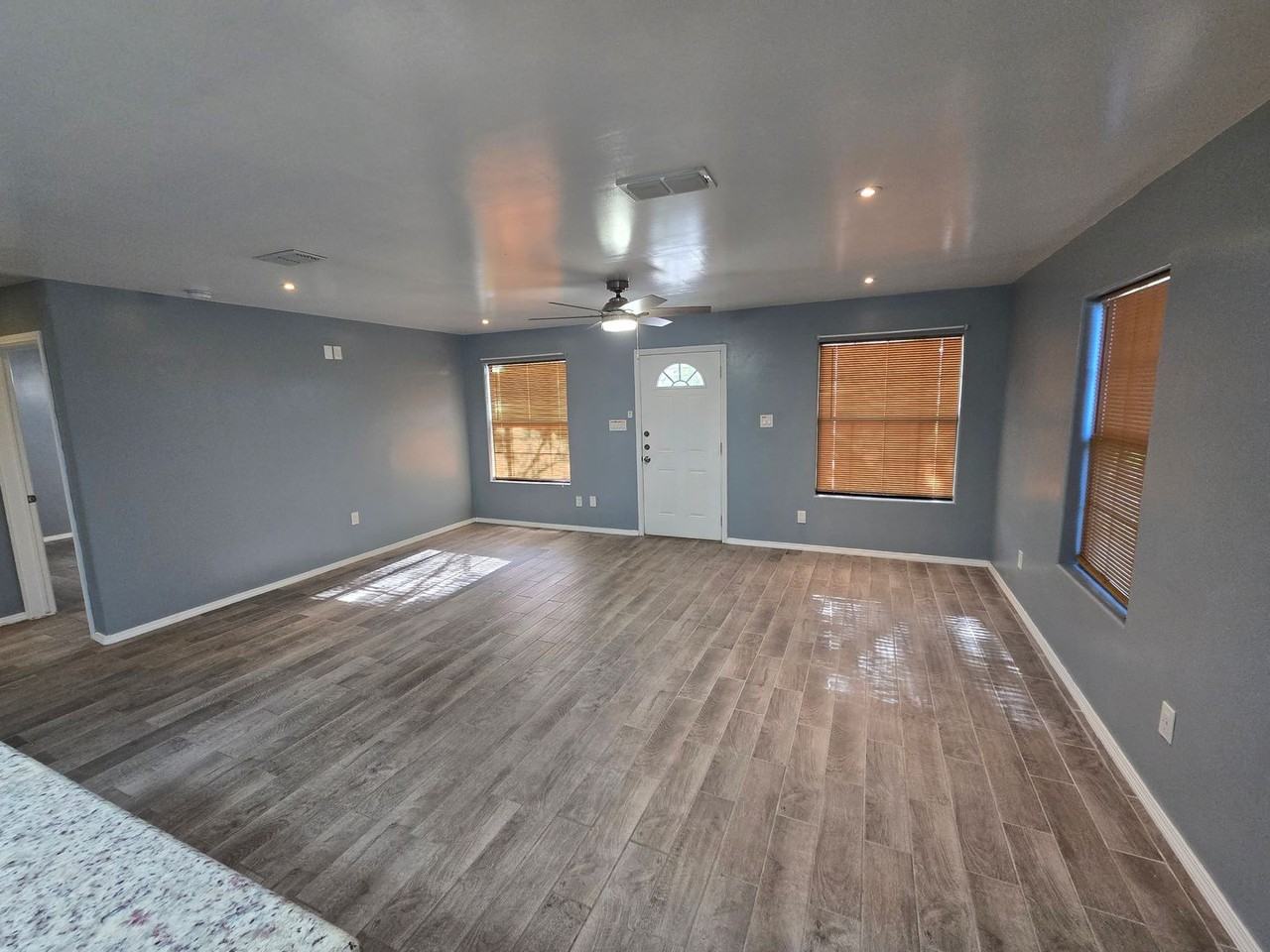 8527 Michigan Ave - Photo 3 of 19