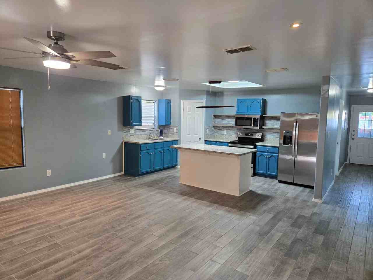 8527 Michigan Ave - Photo 4 of 19