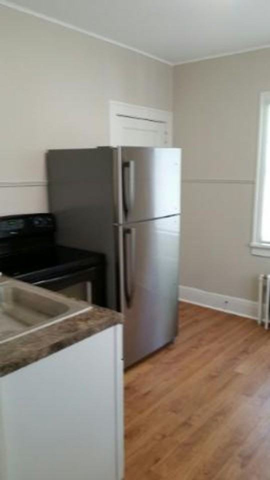 325 Litchfield Ave Se - Photo 2 of 10