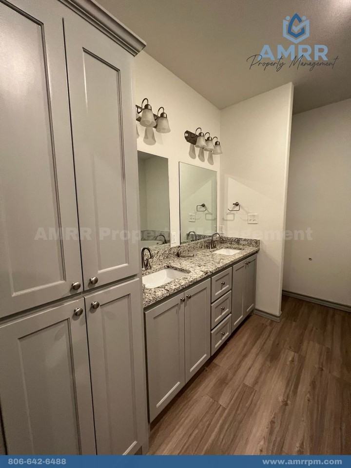 4712 125th St - Photo 2 of 25