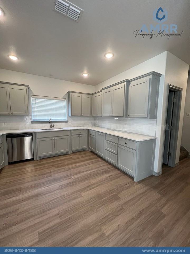4712 125th St - Photo 6 of 25