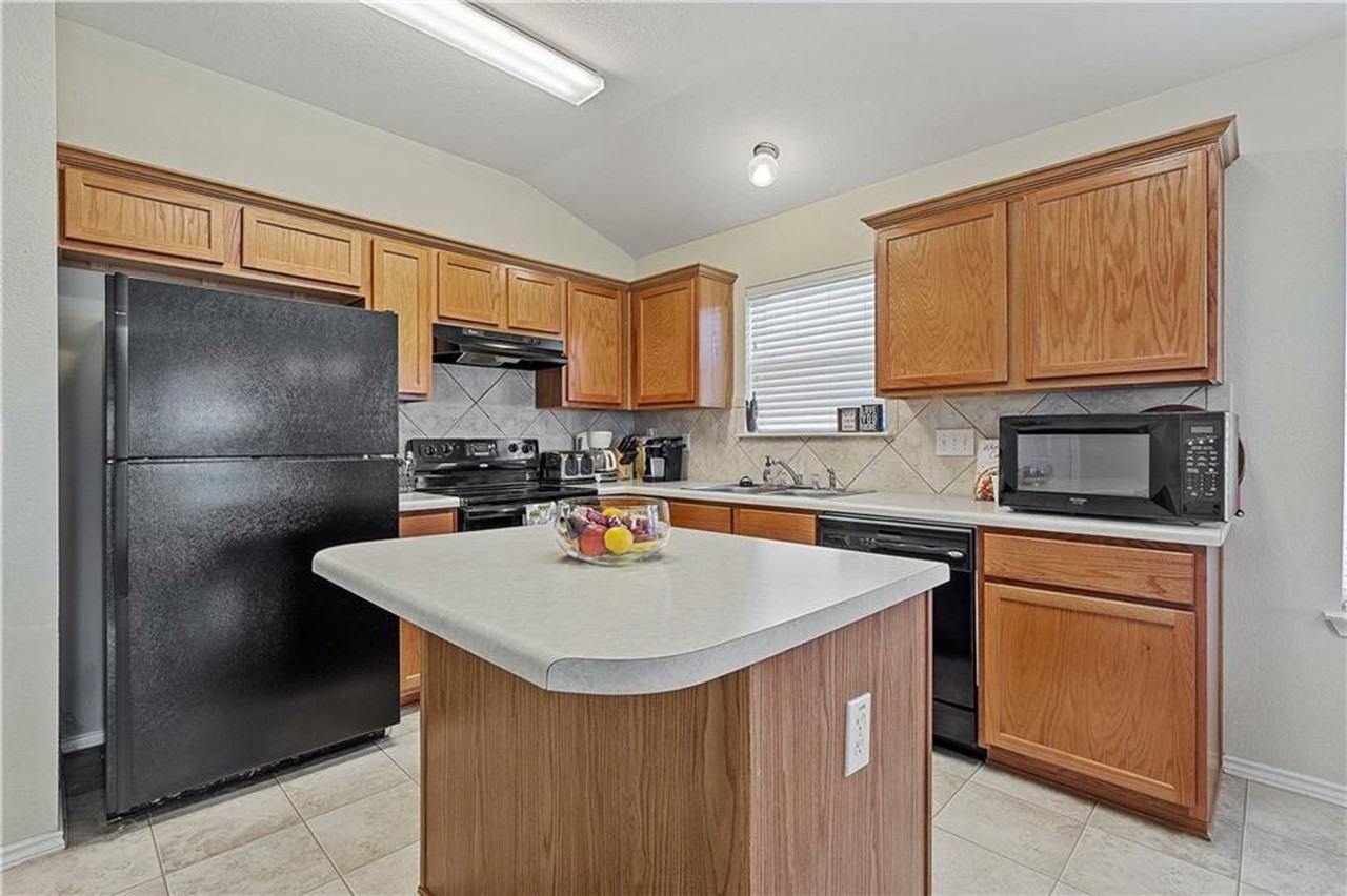 6512 Cold Water Dr - Photo 4 of 10