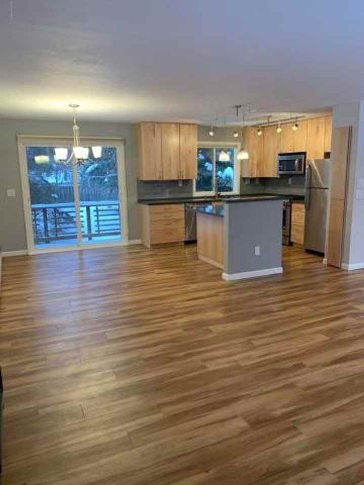 4010 Crosson Dr - Photo 3 of 20