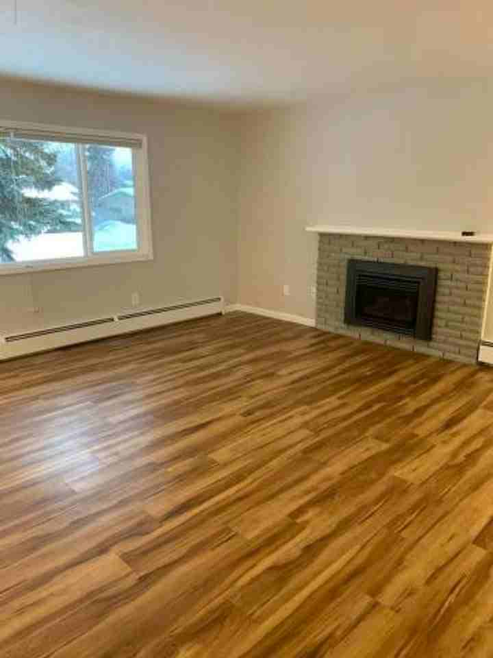4010 Crosson Dr - Photo 4 of 20