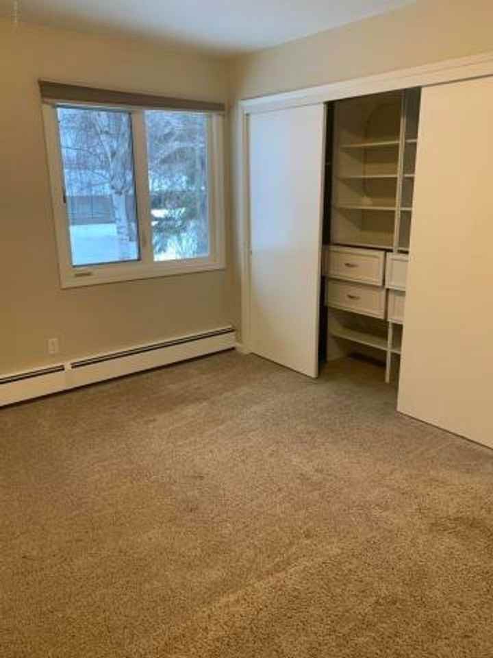 4010 Crosson Dr - Photo 7 of 20
