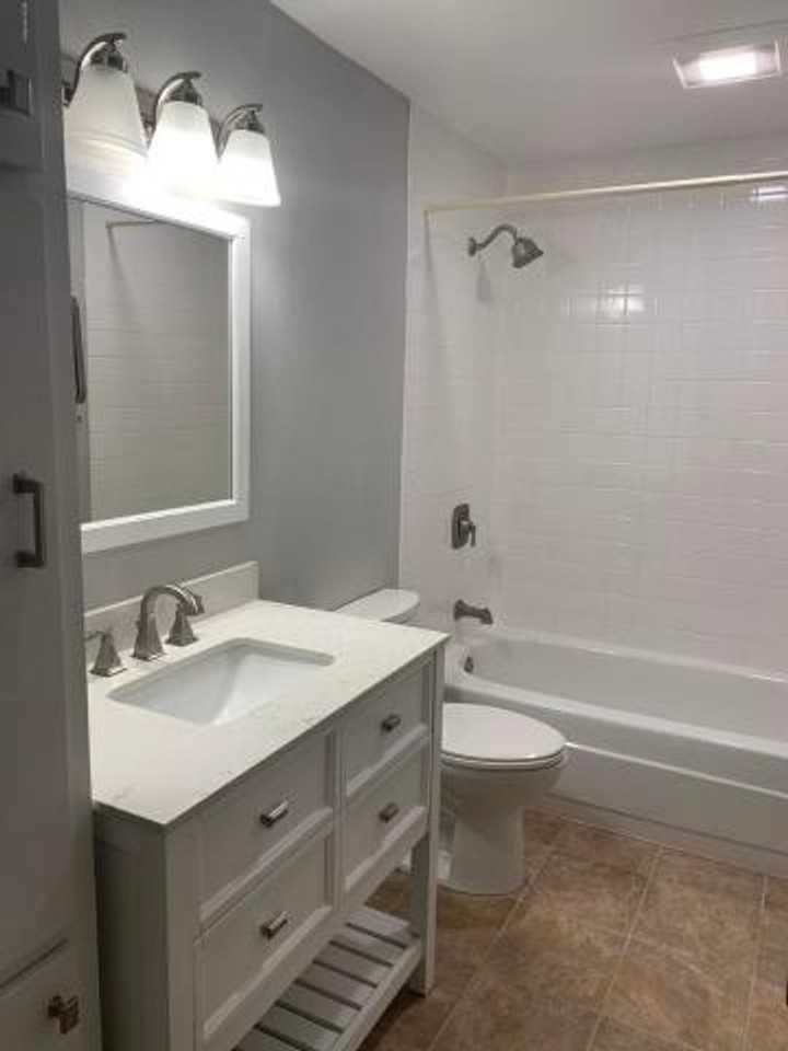 4010 Crosson Dr - Photo 2 of 20