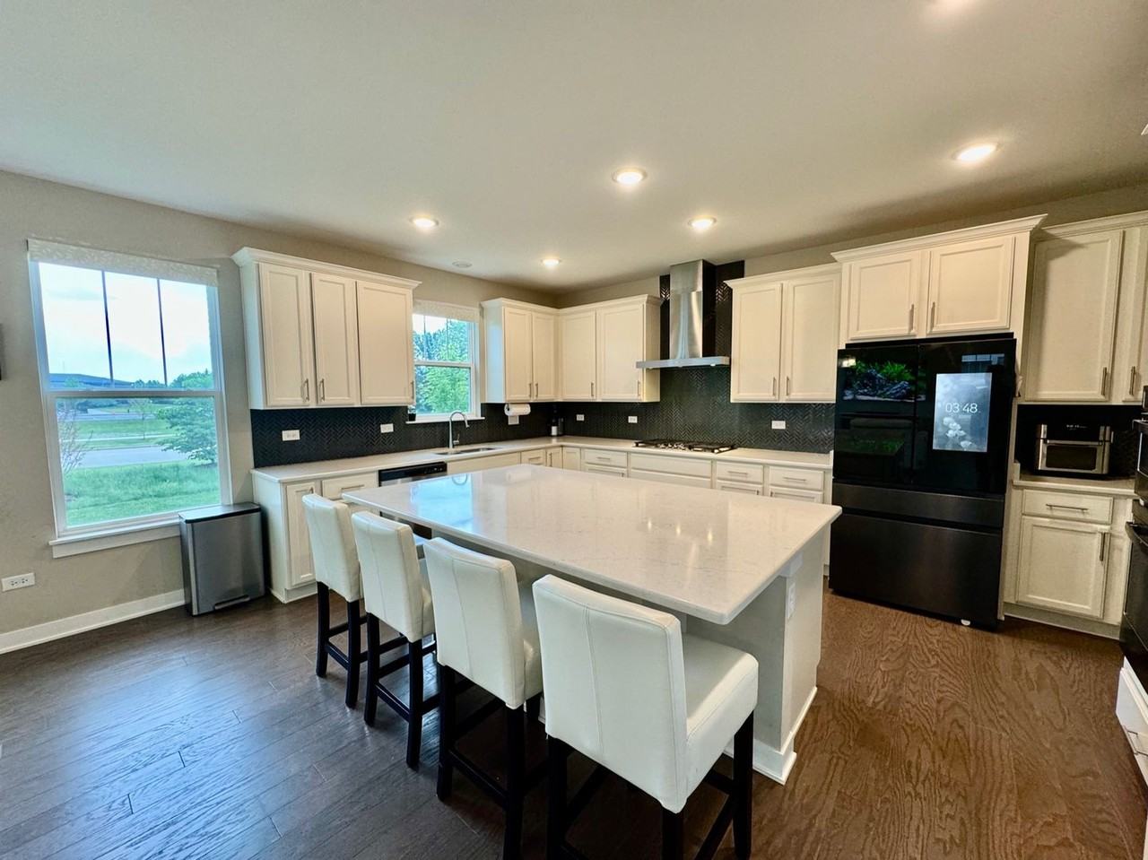 233 Farmstead Ct - Photo 4 of 50