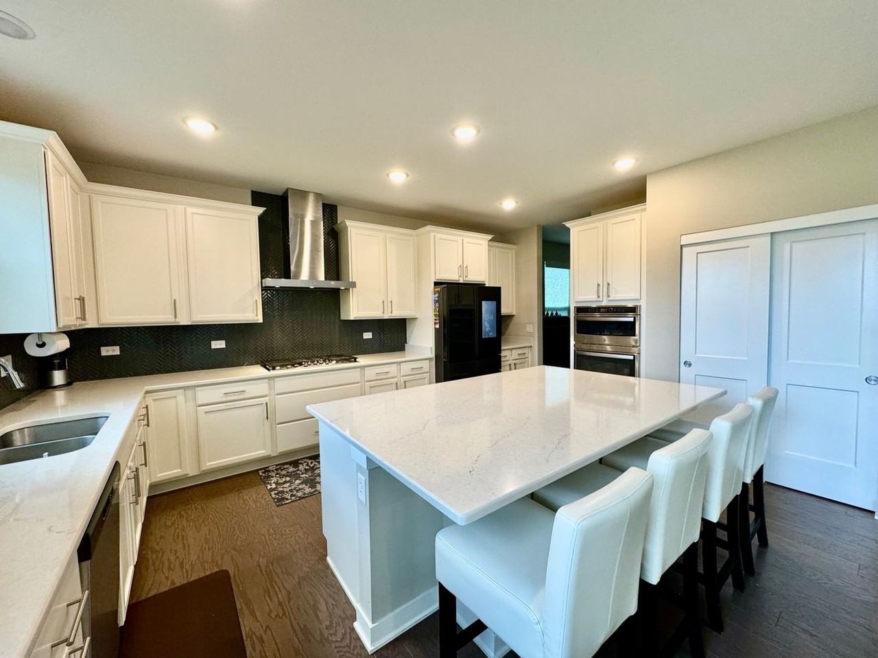 233 Farmstead Ct - Photo 6 of 50