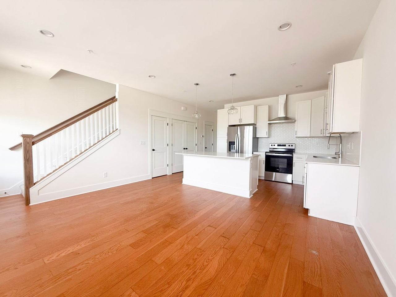 208 Allison Way - Photo 3 of 32