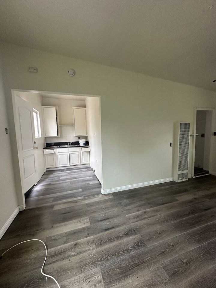 1304 Amalia, Efficiency style units - Photo 4 of 8