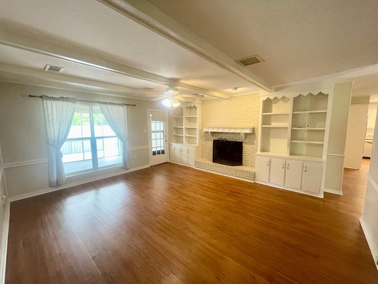 203 Cypress Dr - Photo 4 of 19